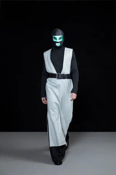 Look 13